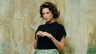 Geri dönüş şovu... Serenay Sarıkaya’nın gözü yüksekte, gözlüğünün daha da yüksekte!