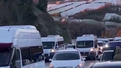 Sabah saatlerinde ulaşım durma noktasına geldi: Sinop'ta buzlanma trafiği kilitledi!