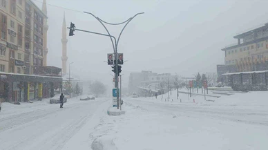 Şırnak’ta olumsuz hava koşulları sebebiyle vatandaşlara çağrı: 'Trafiğe çıkmayın'