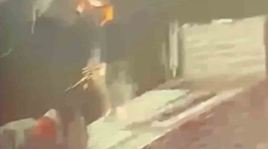 Hatay'da dehşet anları: Tırdan yük indiriyordu, yıldırım isabet etti!