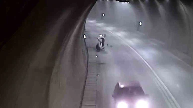 Bordüre çarptı, takla attı, ders çıkarmadı... Aksiyon filmlerini aratmayan anlar kameraya yansıdı!