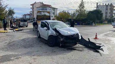 Antalya’da feci kaza: Kavşakta çarpıştılar, hastanede buluştular!