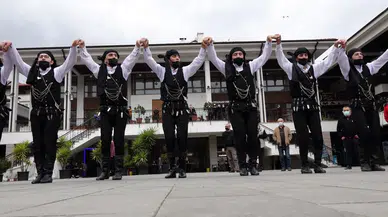 Akçaabat’ta horon ateşi: Gençlerin sahne gücü dünyaya taşınıyor!