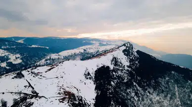 Taşlıoba Yaylası beyaza büründü! Ortaya kartpostallık görüntüler çıktı