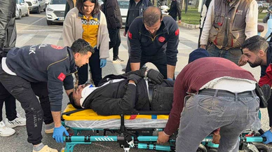 Yayaya çarpmamak için devrildi, vefasız yaya arkasına bakmadan kaçtı!