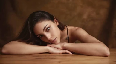 Uzak Şehir'in Zerrin’i Dilin Döğer, Sesiyle de Mest Etti!