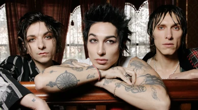 Palaye Royale İstanbul'da fırtına gibi esiyor! 2025 baharında unutulmaz bir geceye hazır mısınız?