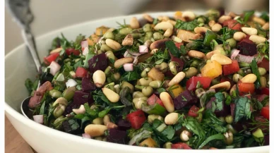 Bu Salata Tok Tutar, Yağ Yakar! İşte Şifa Dolu Maş Fasulyesi Salatası Tarifi