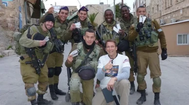 İslam düşmanı İsrailli, Ekrem İmamoğlu gösterilerinde!