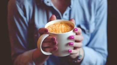 Sabahları kahve krizi yaşayanlara kötü haber! Uzmanlar o saatte yasakladı