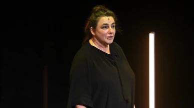 Esra Dermancıoğlu’nun Yeni Oyunu ‘Muskat’ İstanbul’u Sallamaya Geliyor!