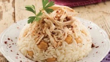 Evinizi Sokak Lezzetlerine Doyurun! Bu Tavuklu Nohutlu Pilav Tarifi Kaçmaz!