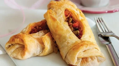 Bu Börek Tarifine Bayılacaksınız! Karnıyarık Börek ile Çay Saati Şölene Dönüşüyor