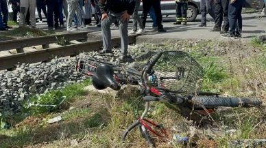 Hemzemin Geçitte Dehşet! Tren Bisikletli Yaşlı Adama Çarptı