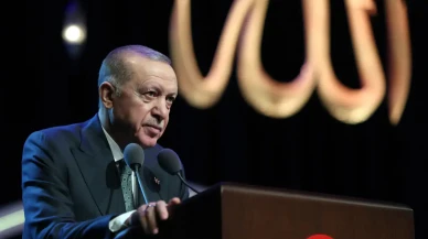 Cumhurbaşkanı Erdoğan’dan İslam alemi için tarihi çağrı: Vahdeti kuşanmalı, kardeşliğe sarılmalıyız!