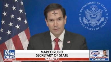 ABD’den Tehlikeli Mesaj: Canlı Yayında Haç İşaretiyle İslam Dünyasını Hedef Aldı