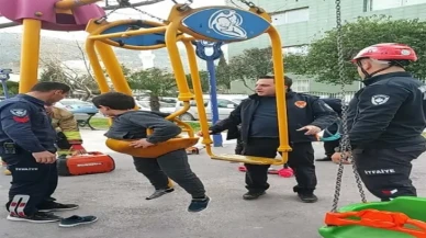 7 Yaşındaki Çocuğun Parkta Yaşadığı Kabus! İtfaiye Zamanla Yarıştı
