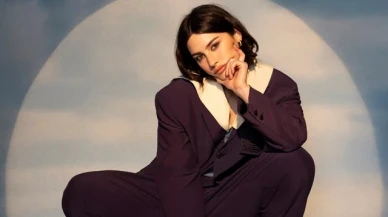 Gracie Abrams’ın “Risk” Şarkısı Kalpleri Fethetti: İşte 10 Milyon İzlenmenin Arkasındaki Hikaye!