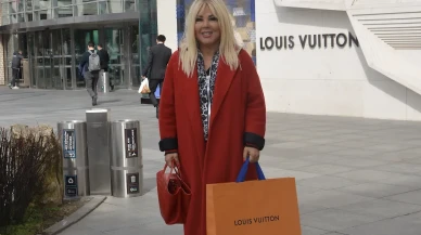 Safiye Soyman Alışverişe Çıktı! Şıklığı ve Zarafetiyle Göz Kamaştırdı