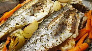 Dışarıda Yemeye Son! Evde Lokanta Usulü Fırında Levrek Yapın