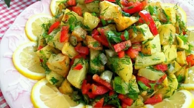 Her Sofraya Yakışan Efsane Tat! En Pratik Patates Salatası Nasıl Yapılır?