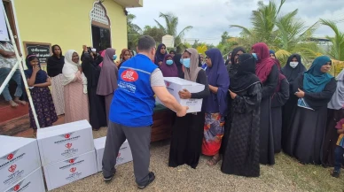 DİTİB ve TDV’den yürek ısıtan seferberlik: Ramazan'da 23 ülkeye yardım yağdı!