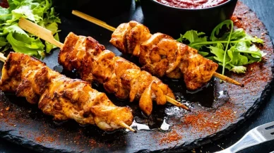 Evde Kebapçı Lezzeti! Bu Tavuk Şişi Tadan Bir Daha Dışarıdan Yemez