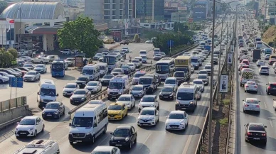 Bayramda İstanbul'da Ulaşım Alarmı: Toplu Taşıma ve Trafikte Yoğunluk Zirve Yaptı!