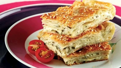 5 Yufkayla Şahane Peynirli Börek Tarifi!