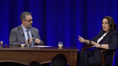 Ezgi Mola Oğluyla Sezen Aksu’yu Paylaşmak İstemiyor! "O Benim Süt Annem"