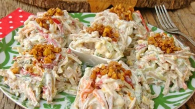 Bu Tarif Yazın Yıldızı Olacak! Yoğurtlu Erişte Salatası ile Sofralar Serinliyor