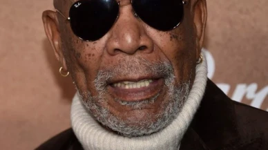 Morgan Freeman’ın Altın Küpelerinin Ardındaki Sıra Dışı Anlam: Sadece Bir Aksesuar Değil!