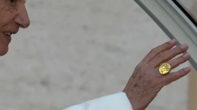 Katolik Kilisesi’nin En Gizemli Töreni! Papa'nın Yüzüğü Neden Parçalanıyor?