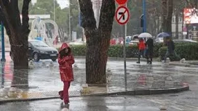 Muğla’da Gök Gürültülü Sağanak ve Fırtına Hayatı Olumsuz Etkiledi: Sahillerde Zor Anlar Yaşandı