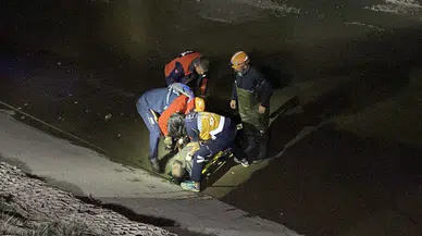Eskişehir’de Akılalmaz Gece! Porsuk Çayı’na Atlarken Balçığa Saplandı