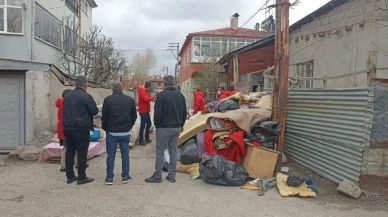 Kötü Koku İhbarı Gerçek Oldu: Çöp Evden 10 Ton Atık Taşındı!