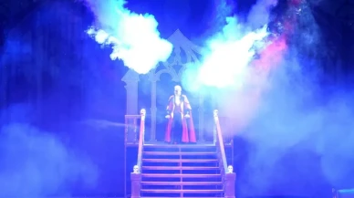 Adana Kültür Yolu Festivali'nde Tiyatroya Coşkulu Başlangıç: "Dracula Bir Dehşet Komedisi" Ayakta Alkışlandı