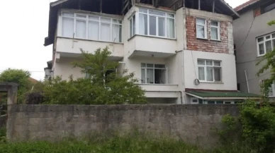 Zonguldak İstasyon Mahallesi'nde Balkon Faciası: 55 Yaşındaki Şahıs Hayatını Kaybetti