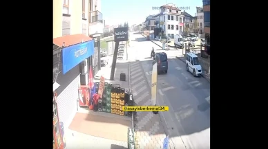 Uşak'ta Feci Kaza Kameraya Yansıdı: Otomobil Motosiklete Çarptı: Motosiklet Sürücüsü Hayatını Kaybetti