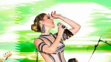 Gülben Ergen 20 Yıl Öncesine Döndü! Fit Görünümüyle Göz Kamaştırdı