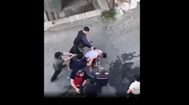 Darp Ettikleri Kişiyi Kaçırmak İstediler: O Anları Mahalleli Kaydetti