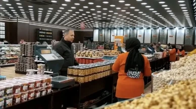 CHP'nin Boykot Çağrısı Ters Tepti: Kartlı Harcamalar 321 Milyar Liraya Ulaştı