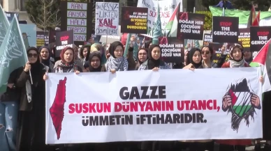 Üniversiteli Öğrenciler Gazze İçin Buluştu: Beyazıt Meydanı'nda Gazze'ye Destek Eylemi