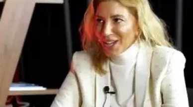 Zeynep Gür Kimdir, Kaç Yaşında, Nereli, Evli mi, Mesleği Nedir, Hangi Dizilerin Senaryosunu Yazdı?