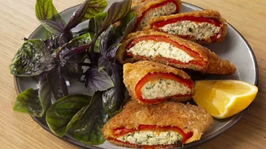 Çıtır Dışı, Lezzetli İçiyle Peynirli Biber Böreği Tarifi Olay Yaratıyor!