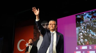 CHP'de kurultay krizi: Adaylar çekildi Özgür Özel yeniden başkan seçildi!