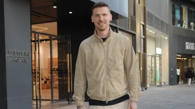 Ünlü Futbolcu Serdar Aziz Restoranda Görüntülendi: Hayranlar Yoğun İlgi Gösterdi