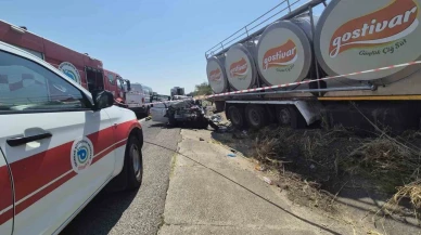 Tekirdağ'da Otomobil ile Kamyon Çarpıştı: 4 Kişi Hayatını Kaybetti, Sürücü Tutuklandı