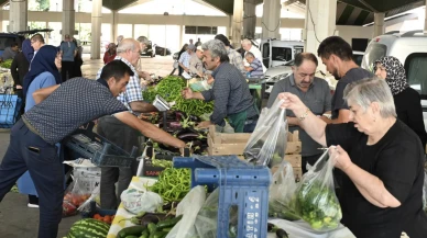 Konyalı üreticiler kendi tezgâhında satış yapıyor, vatandaş taze ürüne doyuyor