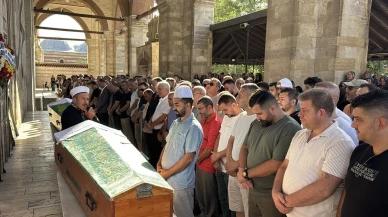 Çanakkale’deki Kazada Hayatını Kaybeden 2 Genç Edirne’de Toprağa Verildi